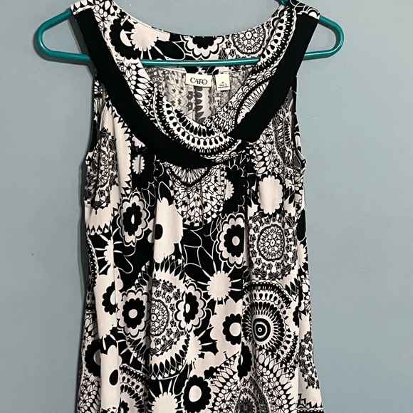 SELLING CATO TOP FOR WOMEN SIZE M BLACK AND WHITE FLORAL SLEEVELESS USED - Picture 6 of 13